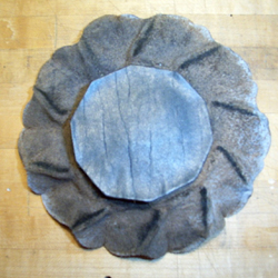 Rotary-folding coin, purse, open.